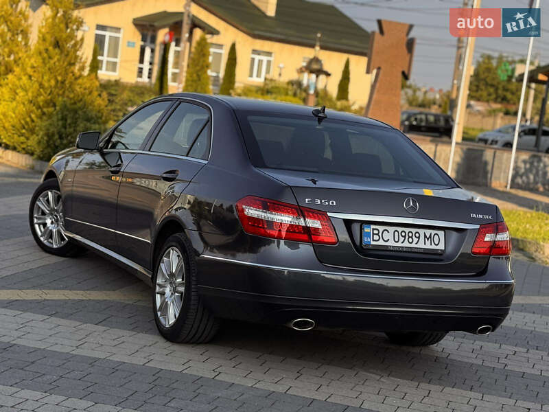 Седан Mercedes-Benz E-Class 2011 в Львове