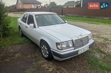 Седан Mercedes-Benz E-Class 1991 в Чернівцях