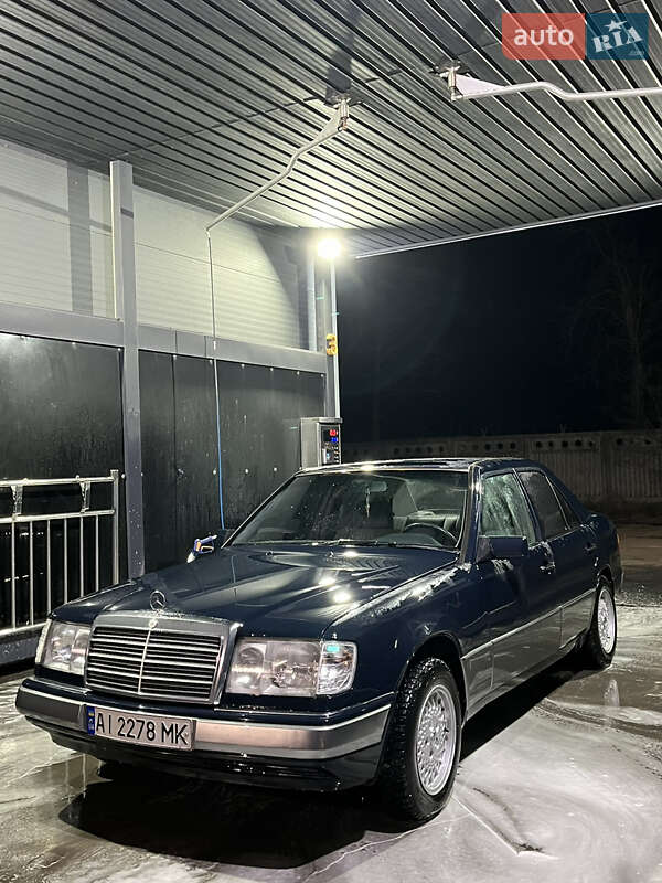 Mercedes-Benz E-Class 1993 Mercedes-Benz E-Class 1993