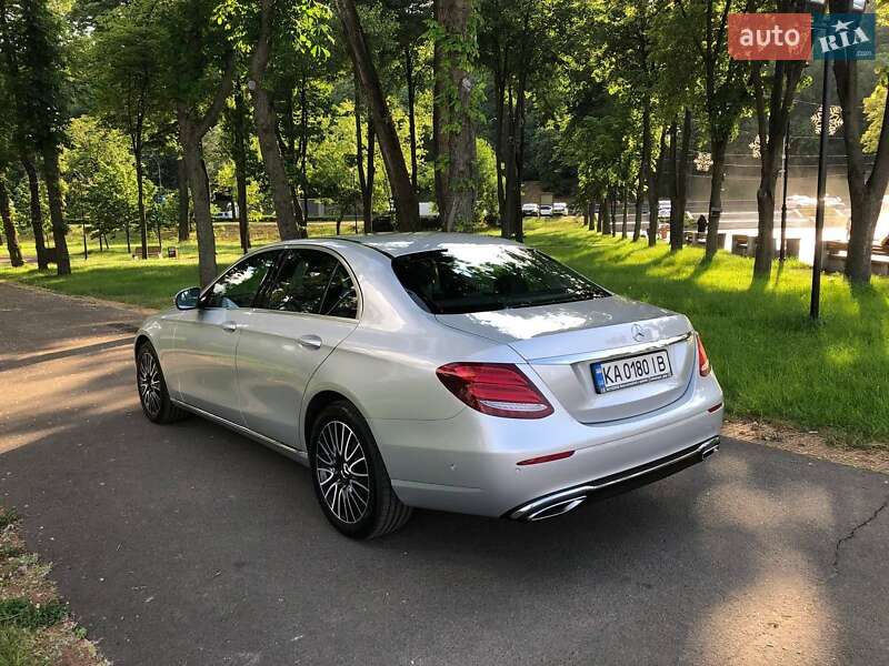 Седан Mercedes-Benz E-Class 2016 в Киеве
