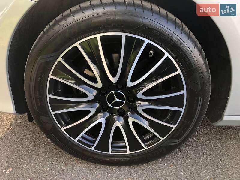 Седан Mercedes-Benz E-Class 2016 в Киеве
