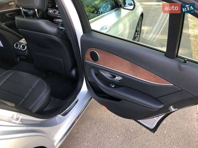 Седан Mercedes-Benz E-Class 2016 в Киеве