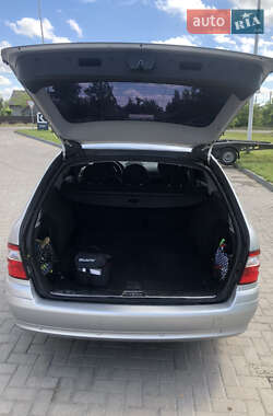 Универсал Mercedes-Benz E-Class 2005 в 
