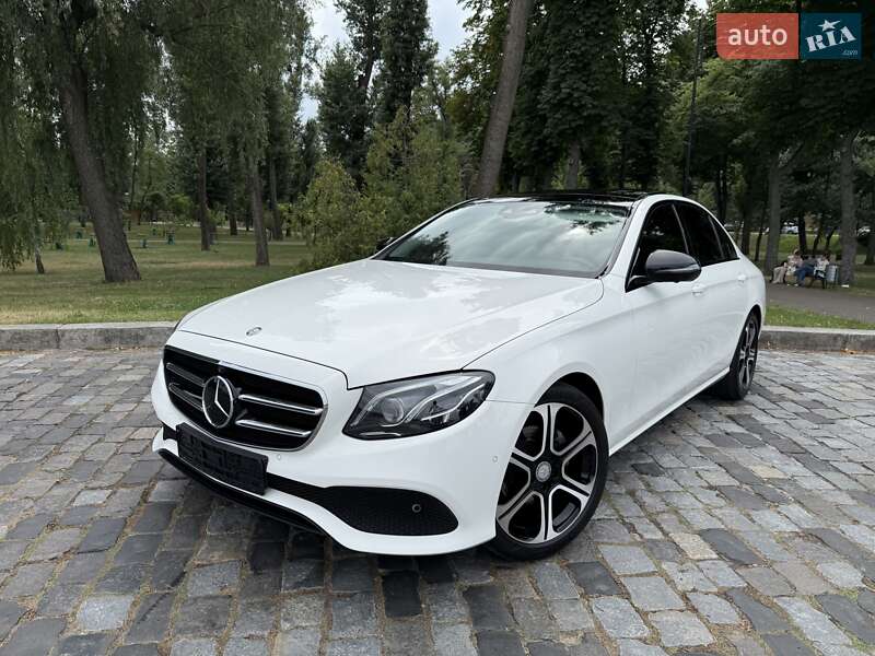Седан Mercedes-Benz E-Class 2016 в Киеве
