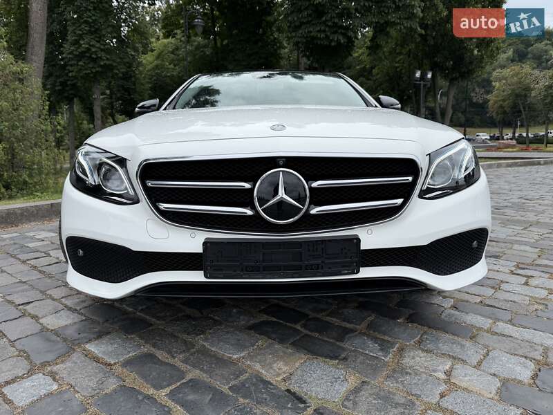 Седан Mercedes-Benz E-Class 2016 в Киеве