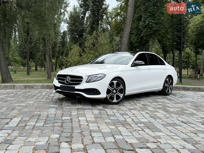 Седан Mercedes-Benz E-Class 2016 в Киеве