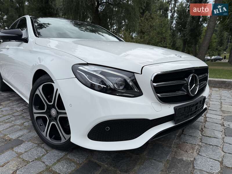 Седан Mercedes-Benz E-Class 2016 в Киеве