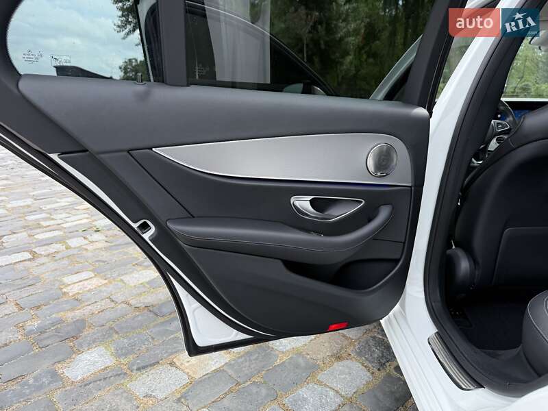 Седан Mercedes-Benz E-Class 2016 в Киеве