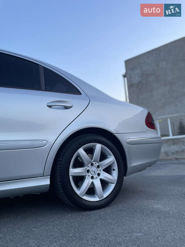 Седан Mercedes-Benz E-Class 2006 в Ильинцах