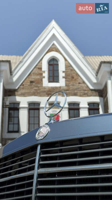 Седан Mercedes-Benz E-Class 1984 в Кривом Роге