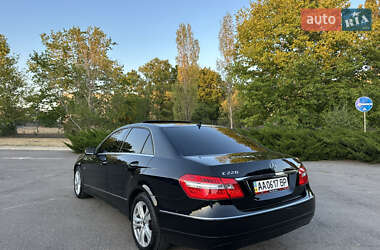 Седан Mercedes-Benz E-Class 2009 в 