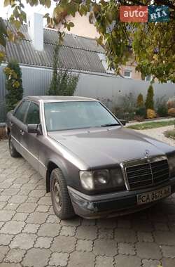Седан Mercedes-Benz E-Class 1993 в 