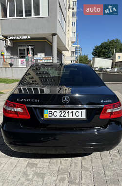 Седан Mercedes-Benz E-Class 2011 в 