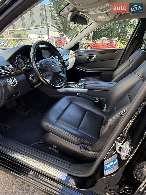 Седан Mercedes-Benz E-Class 2011 в Львові