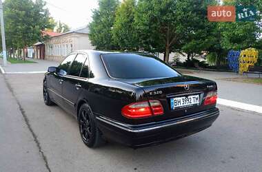 Седан Mercedes-Benz E-Class 2001 в Кілії