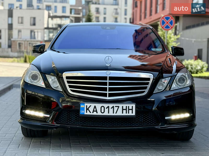 Седан Mercedes-Benz E-Class 2012 в Львове