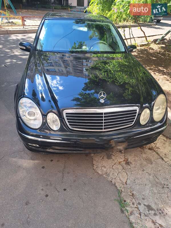 Mercedes-Benz E-Class 2002