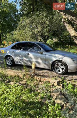 Седан Mercedes-Benz E-Class 2002 в 