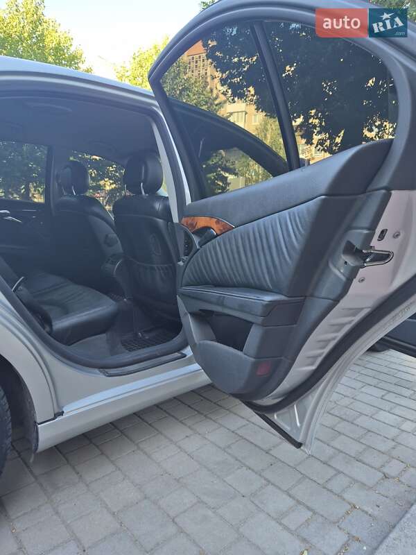 Седан Mercedes-Benz E-Class 2003 в Могилев-Подольске