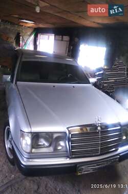 Седан Mercedes-Benz E-Class 1993 в Одессе