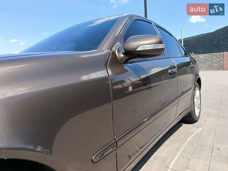 Седан Mercedes-Benz E-Class 2006 в Виноградові