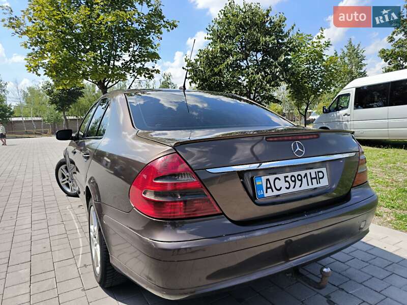 Седан Mercedes-Benz E-Class 2006 в Виноградові