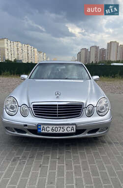 Седан Mercedes-Benz E-Class 2004 в Києві