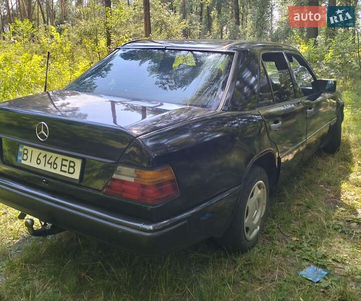 Седан Mercedes-Benz E-Class 1985 в Миргороде