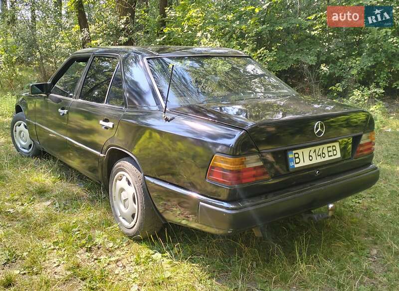 Седан Mercedes-Benz E-Class 1985 в Миргороде