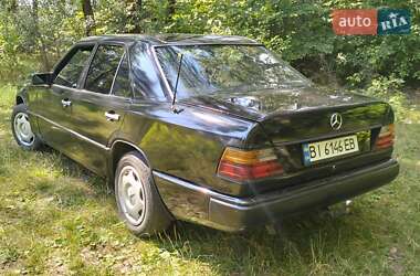 Седан Mercedes-Benz E-Class 1985 в 