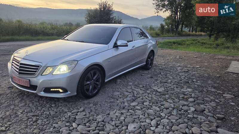 Седан Mercedes-Benz E-Class 2010 в Тячеві