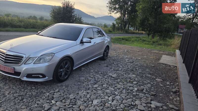 Седан Mercedes-Benz E-Class 2010 в Тячеві