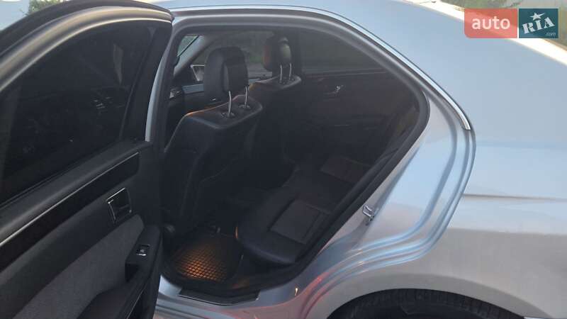 Седан Mercedes-Benz E-Class 2010 в Тячеві