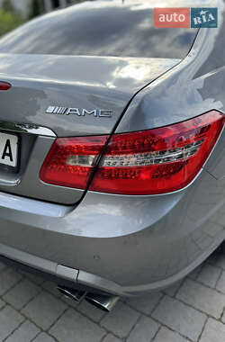 Купе Mercedes-Benz E-Class 2009 в 
