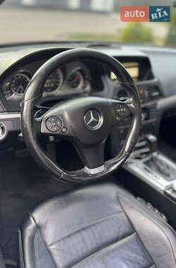 Купе Mercedes-Benz E-Class 2009 в 