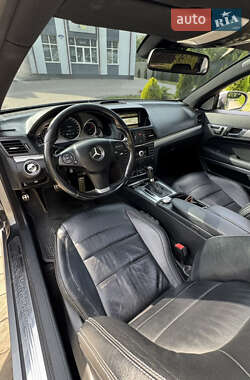Купе Mercedes-Benz E-Class 2009 в 