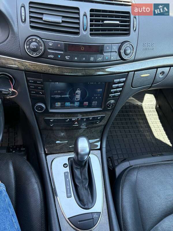 Седан Mercedes-Benz E-Class 2003 в Запорожье