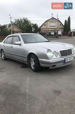 Седан Mercedes-Benz E-Class 1997 в Виннице
