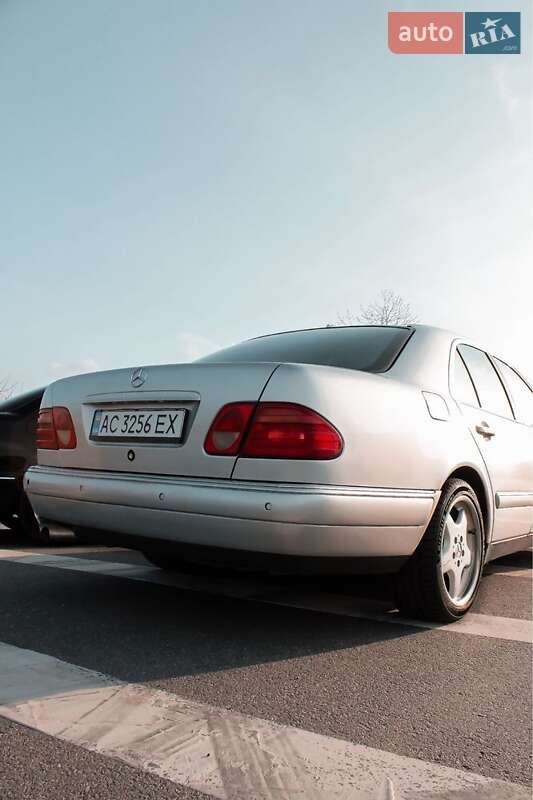 Седан Mercedes-Benz E-Class 1998 в Хмельницком