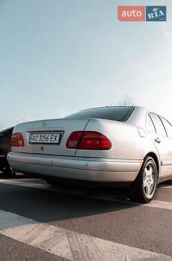Седан Mercedes-Benz E-Class 1998 в 