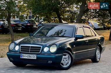 Седан Mercedes-Benz E-Class 1999 в 