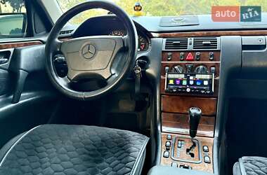 Седан Mercedes-Benz E-Class 1999 в 