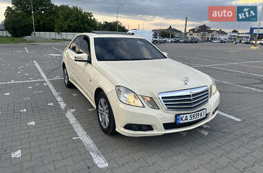 Седан Mercedes-Benz E-Class 2011 в Чернівцях