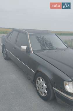 Седан Mercedes-Benz E-Class 1993 в 