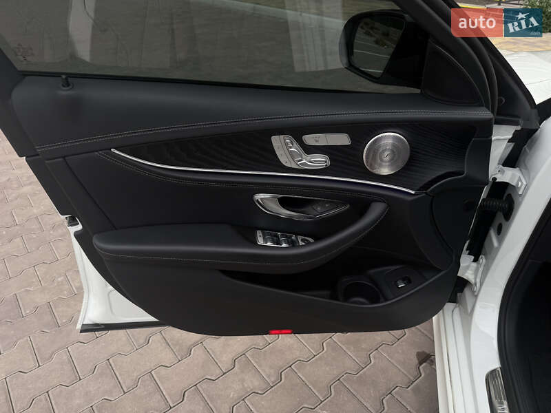 Седан Mercedes-Benz E-Class 2021 в Києві