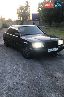 Седан Mercedes-Benz E-Class 1988 в Житомире