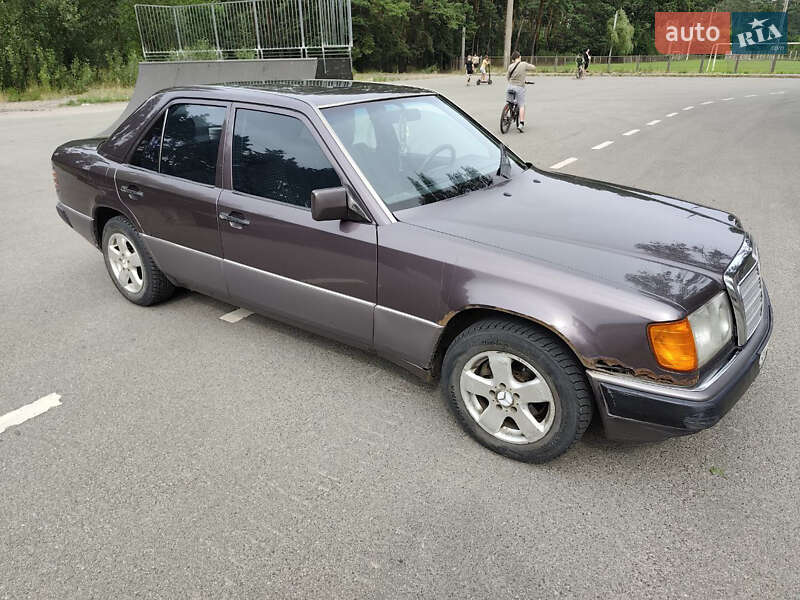 Mercedes-Benz E-Class 1991