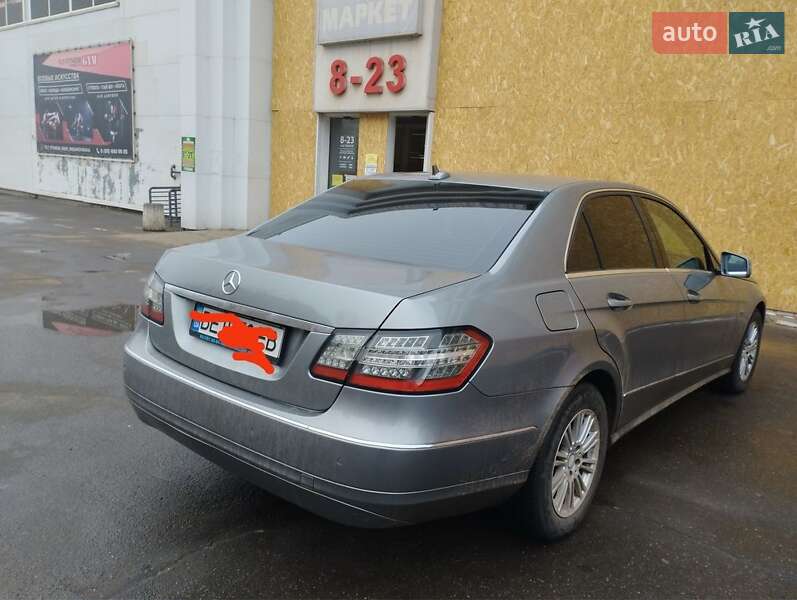 Mercedes-Benz E-Class 2011