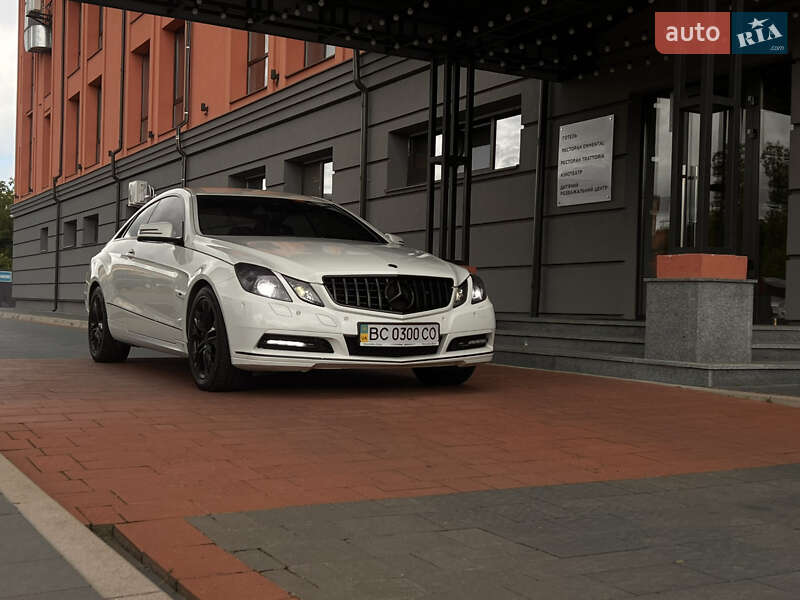 Mercedes-Benz E-Class 2011 Mercedes-Benz E-Class 2011