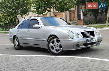 Седан Mercedes-Benz E-Class 2000 в  фото 8 Седан Mercedes-Benz E-Class 2000 в